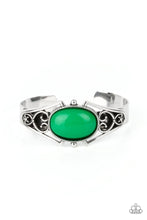 Load image into Gallery viewer, Springtime Trendsetter - Green
